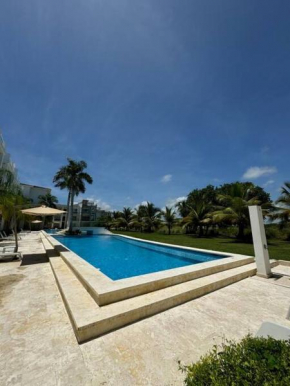 3 Bedroom with beach and pool!